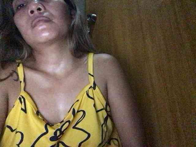 HEARTQUEEN webcam