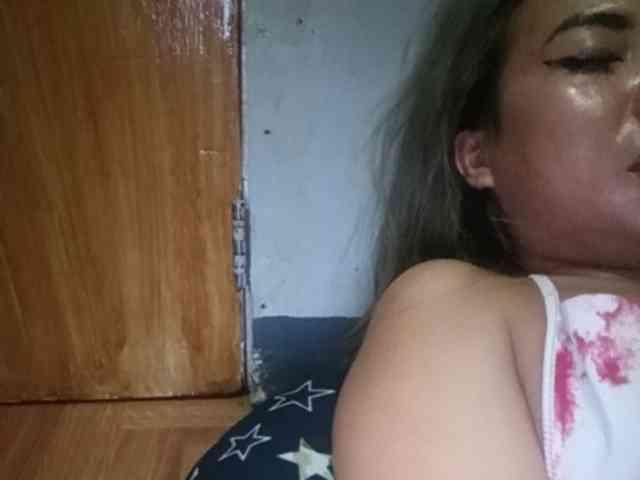 HEARTQUEEN webcam