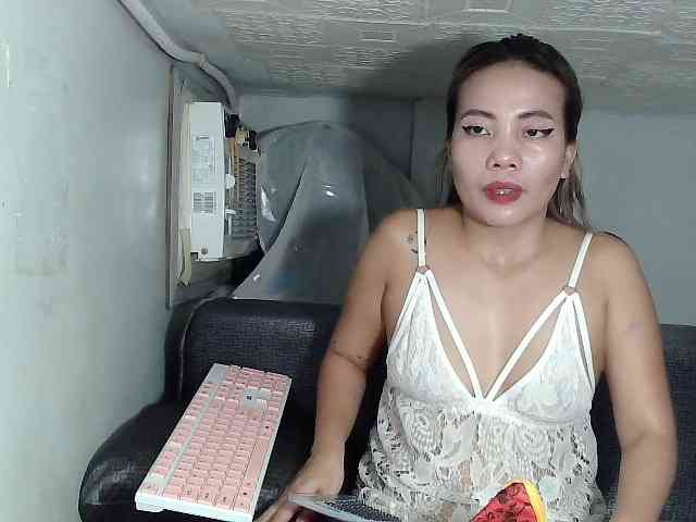 HEARTQUEEN webcam