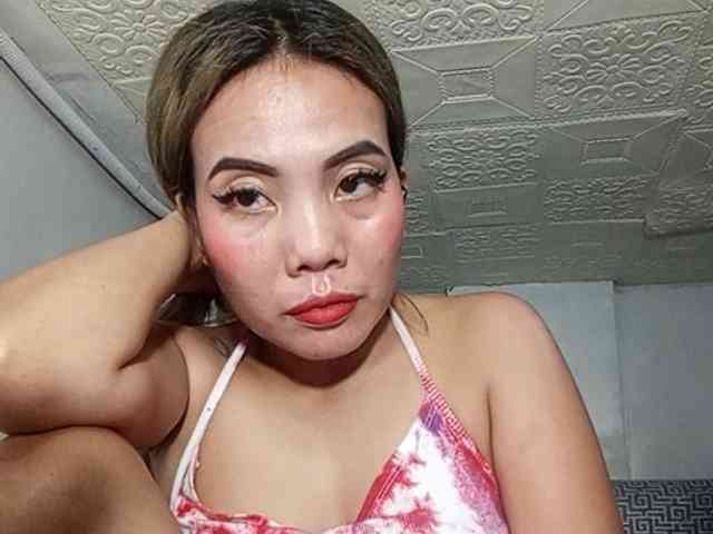 HEARTQUEEN webcam