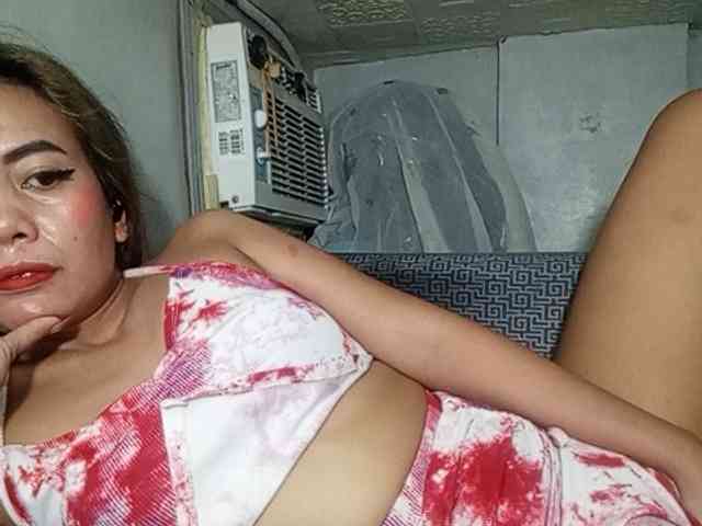 HEARTQUEEN webcam