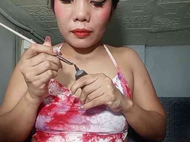 HEARTQUEEN webcam