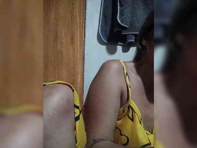 HEARTQUEEN webcam