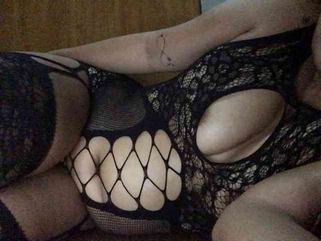 HEARTQUEEN webcam