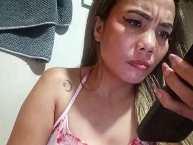 HEARTQUEEN webcam