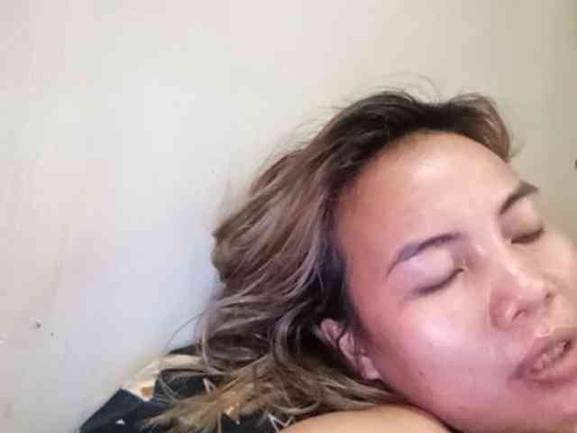 HEARTQUEEN webcam