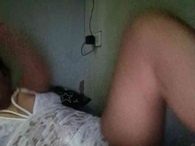 HEARTQUEEN webcam