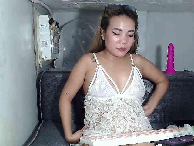 HEARTQUEEN webcam