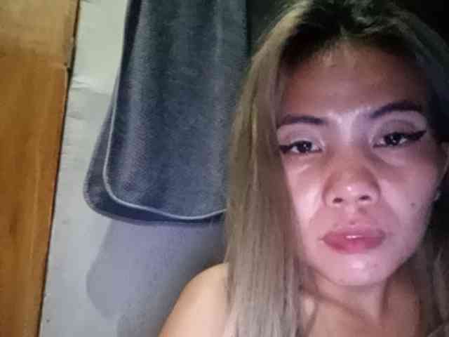 HEARTQUEEN webcam