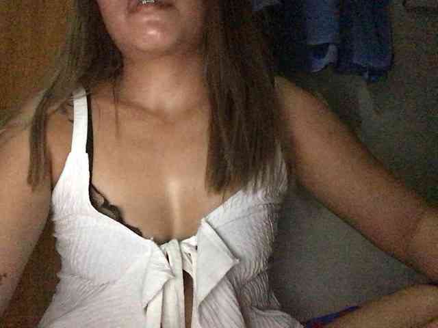 HEARTQUEEN webcam