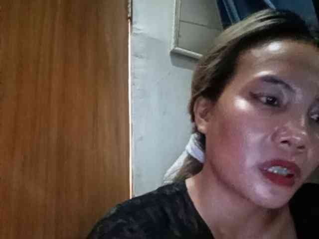 HEARTQUEEN webcam