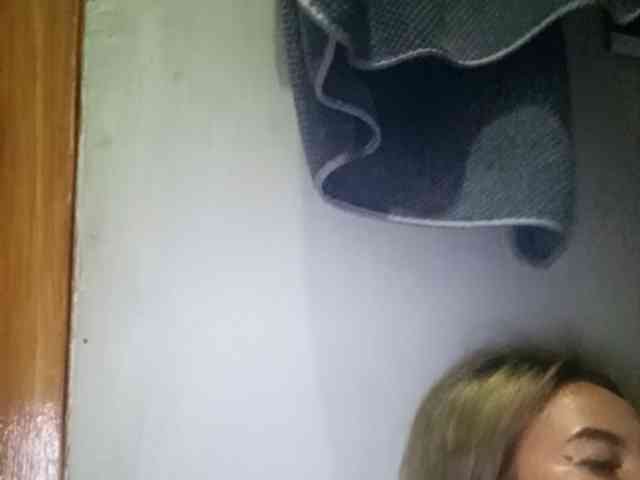 HEARTQUEEN webcam