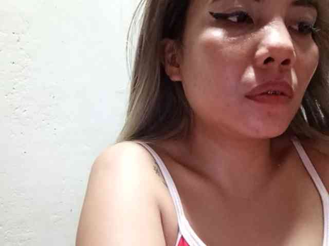 HEARTQUEEN webcam