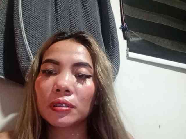 HEARTQUEEN webcam