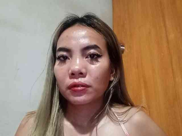 HEARTQUEEN webcam