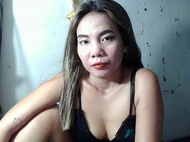 HEARTQUEEN webcam