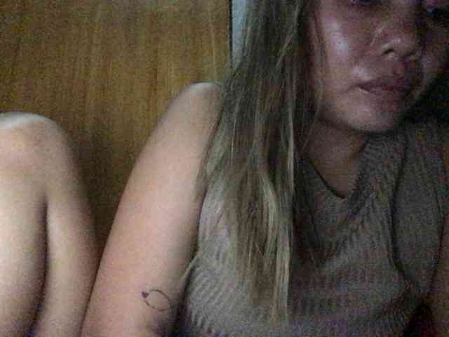 HEARTQUEEN webcam