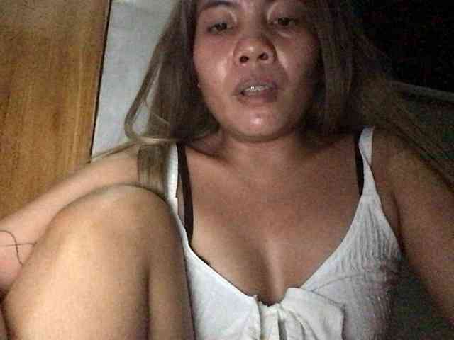 HEARTQUEEN webcam