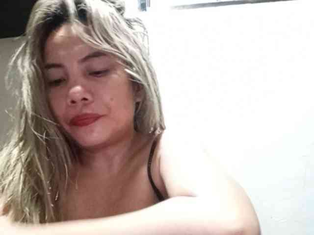 HEARTQUEEN webcam