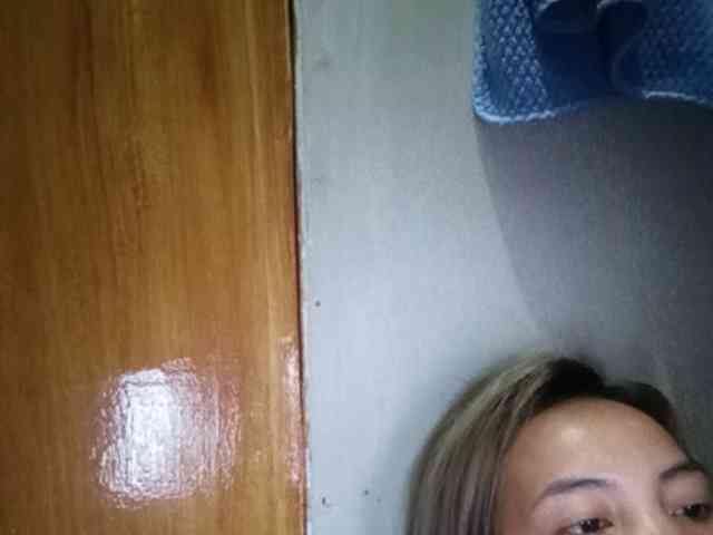 HEARTQUEEN webcam