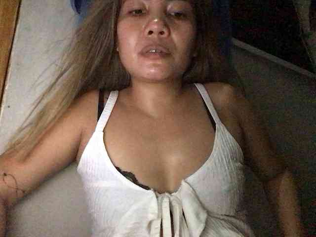 HEARTQUEEN webcam