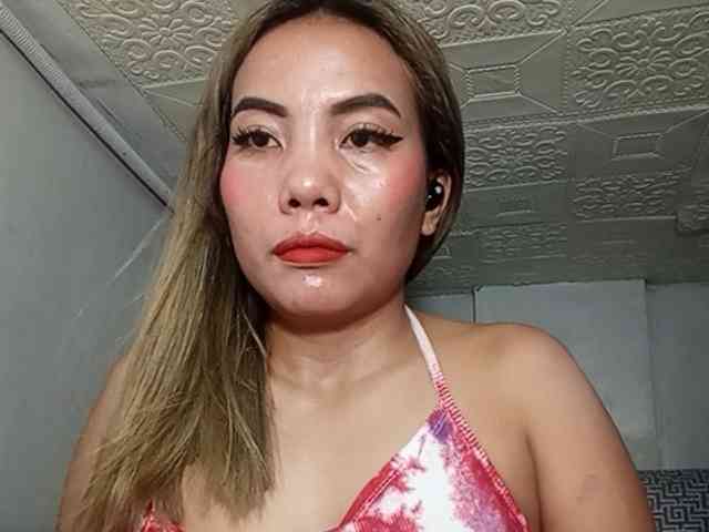 HEARTQUEEN webcam