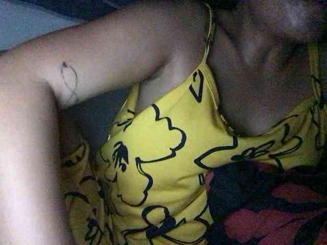 HEARTQUEEN webcam