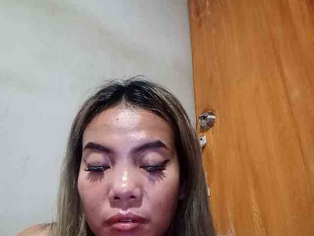 HEARTQUEEN webcam