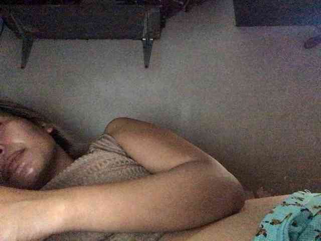 HEARTQUEEN webcam