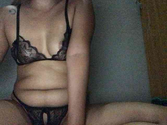 HEARTQUEEN webcam