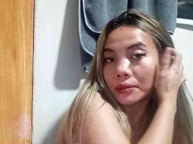 HEARTQUEEN webcam