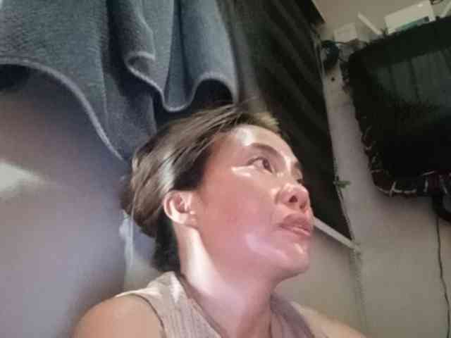 HEARTQUEEN webcam