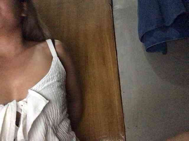 HEARTQUEEN webcam