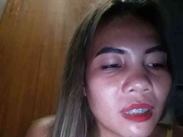 HEARTQUEEN webcam