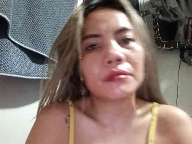 HEARTQUEEN webcam