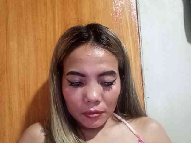 HEARTQUEEN webcam