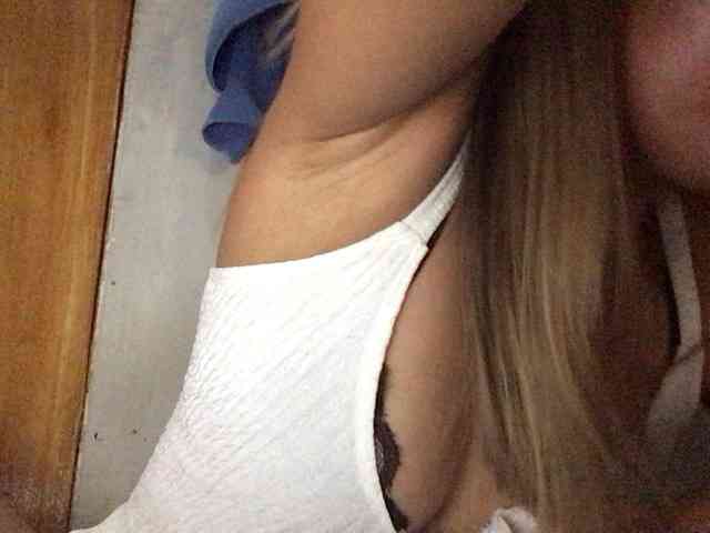 HEARTQUEEN webcam