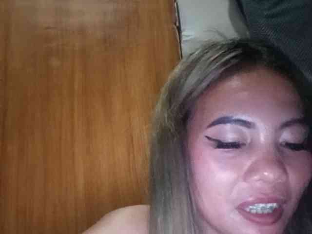 HEARTQUEEN webcam