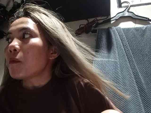 HEARTQUEEN webcam