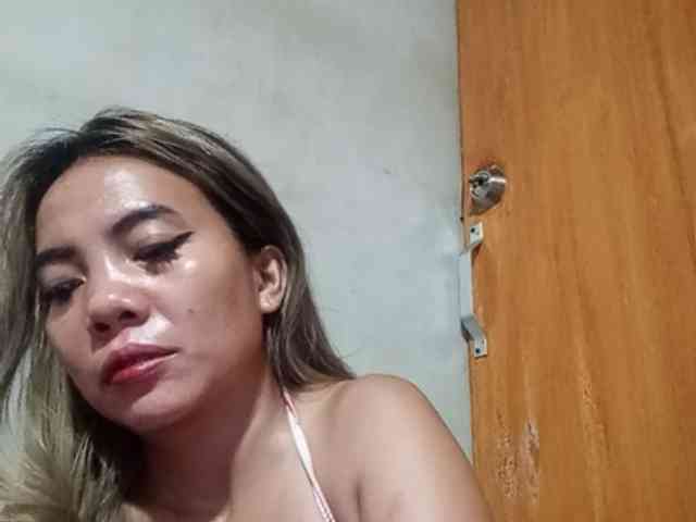 HEARTQUEEN webcam