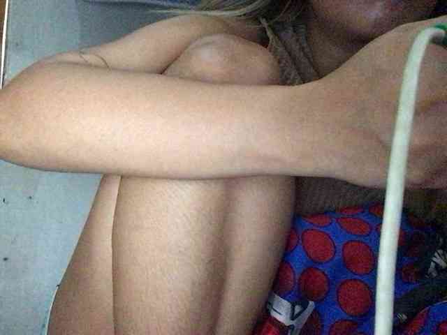 HEARTQUEEN webcam