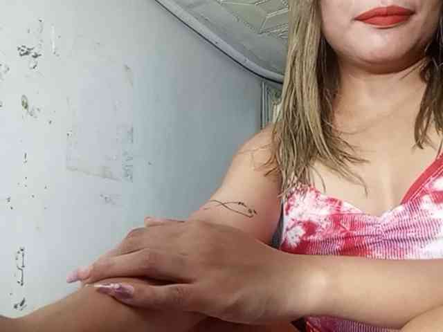 HEARTQUEEN webcam
