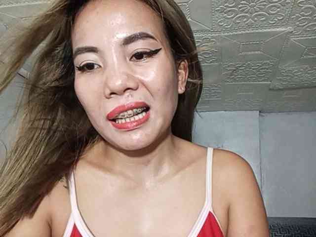 HEARTQUEEN webcam