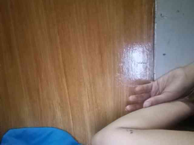 HEARTQUEEN webcam