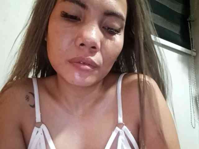HEARTQUEEN webcam