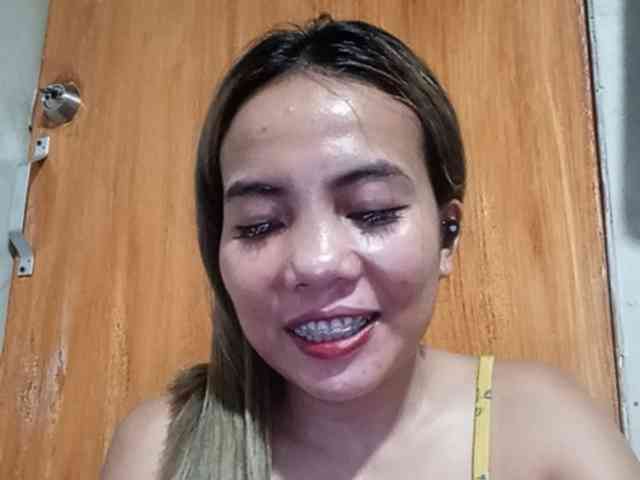 HEARTQUEEN webcam