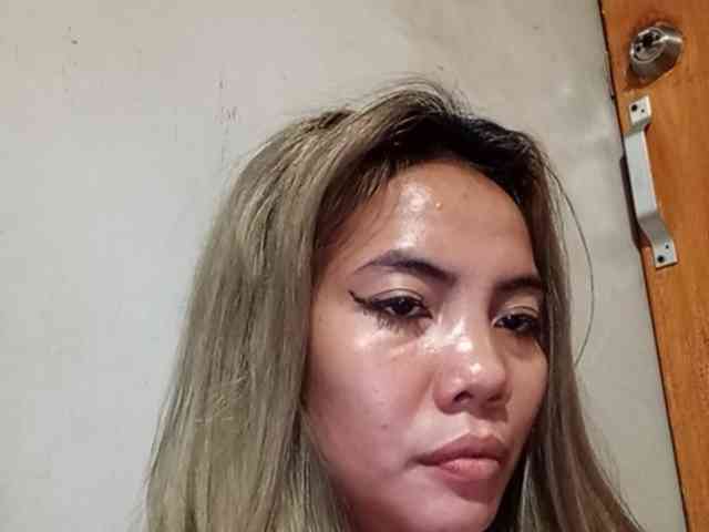HEARTQUEEN webcam