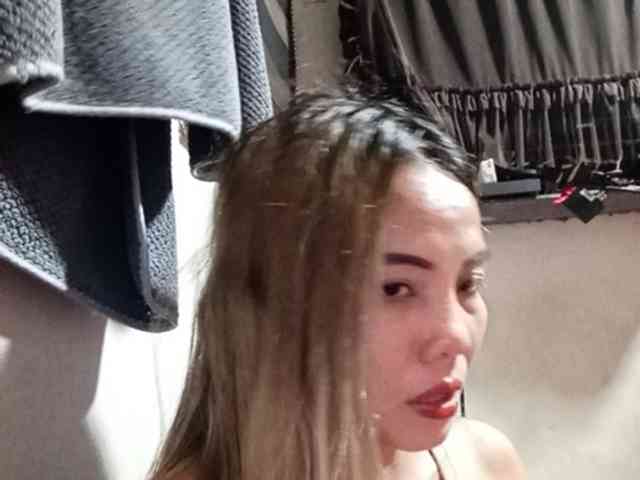 HEARTQUEEN webcam