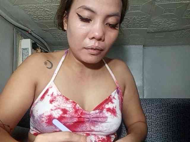 HEARTQUEEN webcam