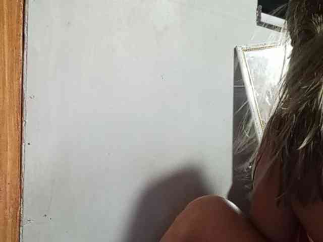 HEARTQUEEN webcam